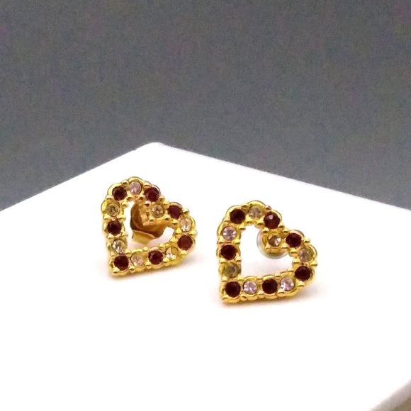 Avon Sparkling Heart Earrings, Romantic Vintage Red and White Crystal Studs - Picture 1 of 4
